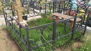 Газон на могиле